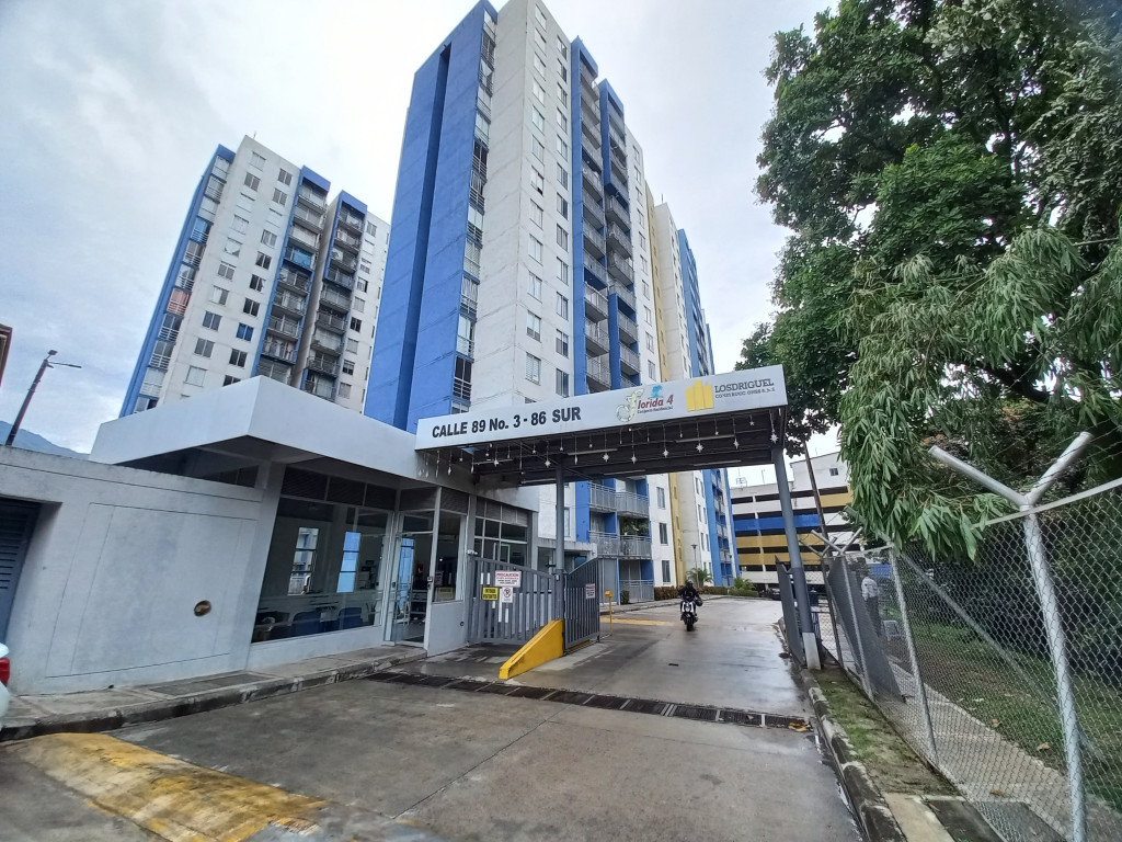 CONJUNTO RESIDENCIAL FLORIDA IV PISO 10