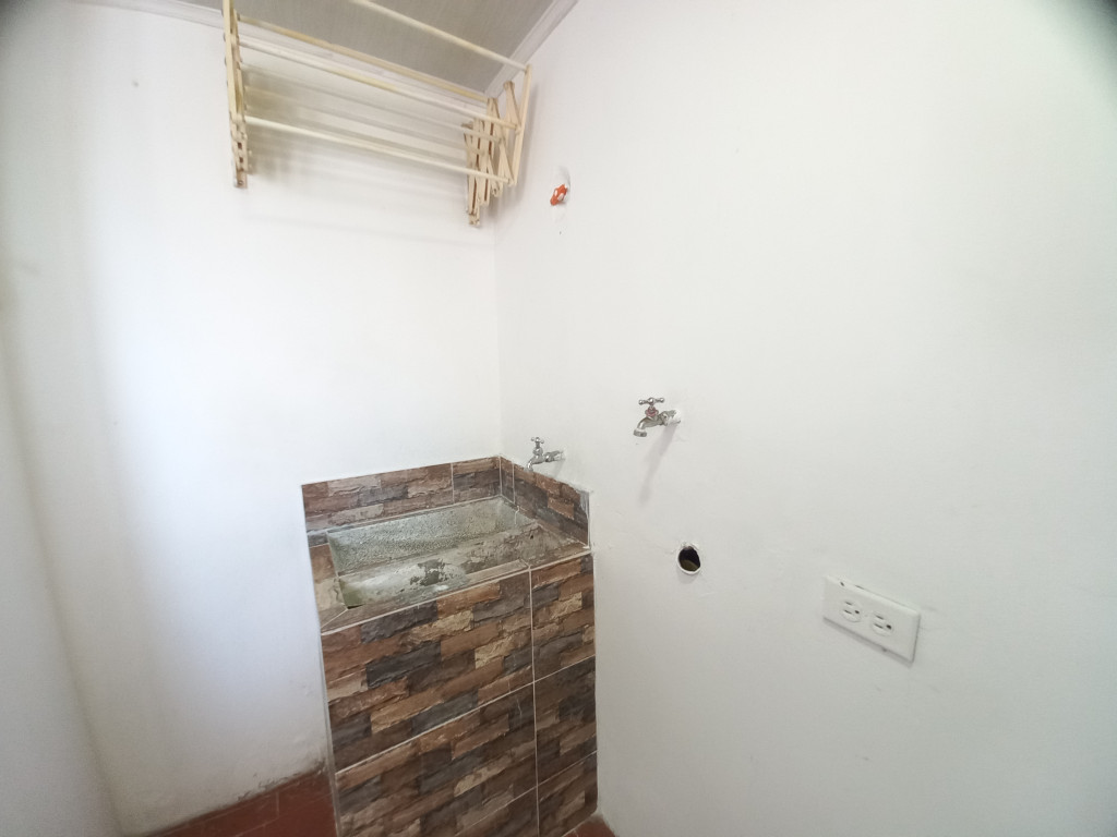 Apartamento En Venta - Multifamiliares Rincon Del Campreste Piso 5, Ibagué