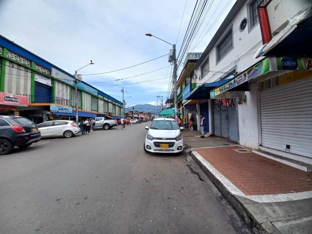 LOCAL HIPÓDROMO