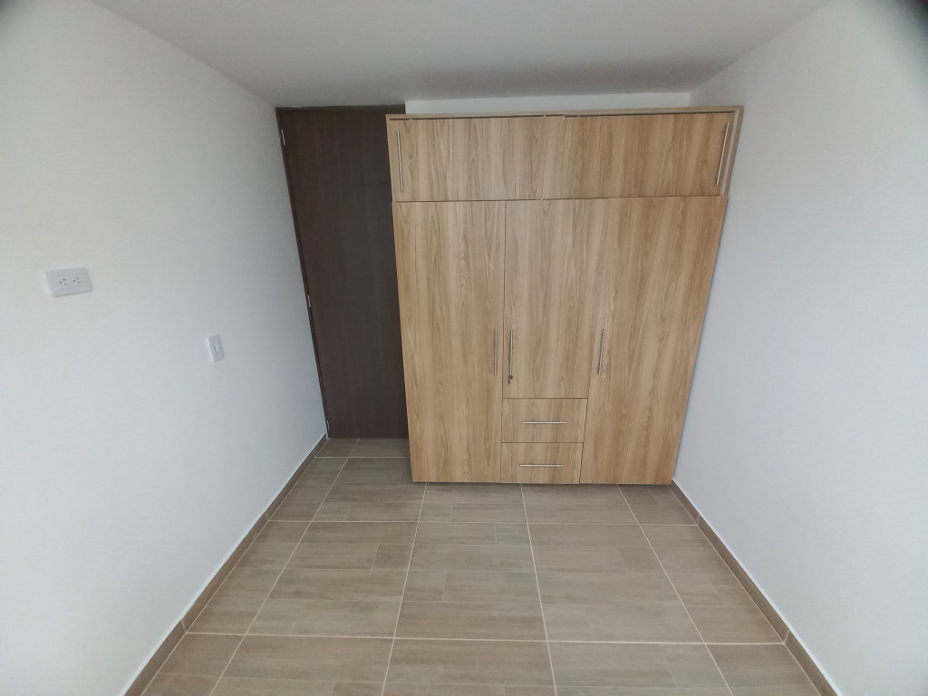 Apartamento En Arriendo - C.r Escarlata Piso 3 Sin Ascensor, Ibagué