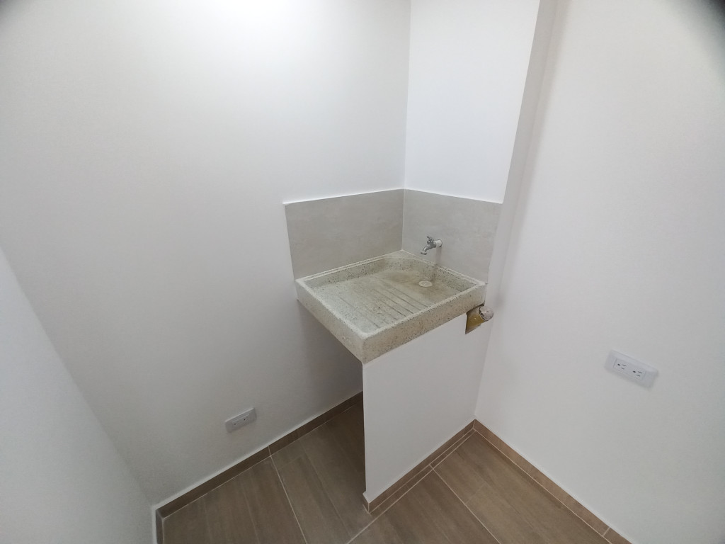 Apartamento En Arriendo - C.r Escarlata Piso 3 Sin Ascensor, Ibagué