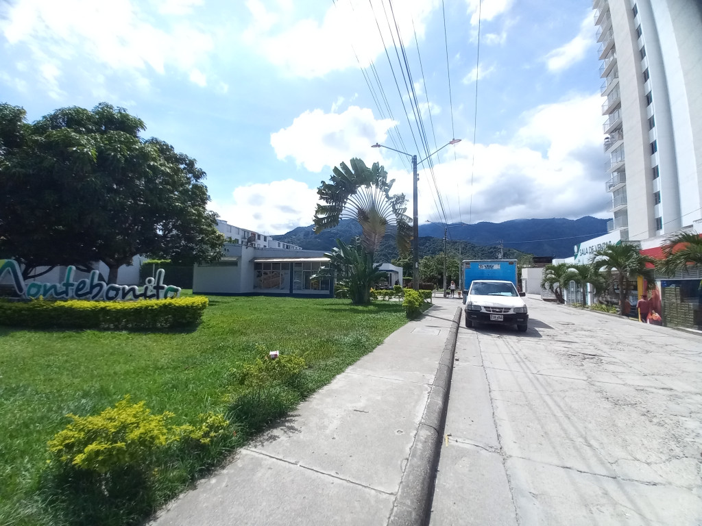Apartamento En Venta - C.r Montebonito Piso 4 Sin Ascensor, Ibagué