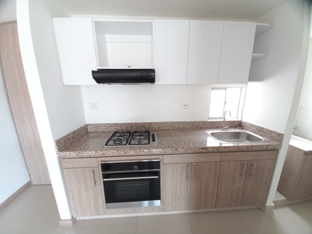Apartamento En Venta - C.r Malaca Piso 7, Ibagué