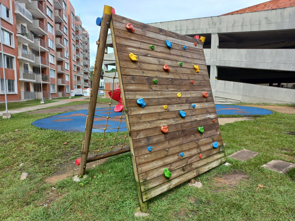 Apartamento En Venta - C.r Malaca Piso 7, Ibagué