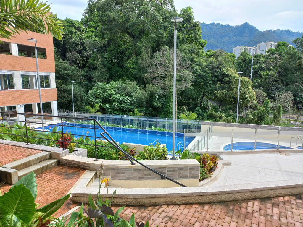 Apartamento En Venta - C.r Malaca Piso 7, Ibagué