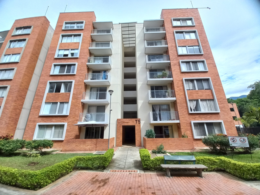 Apartamento En Venta - C.r Malaca Piso 7, Ibagué