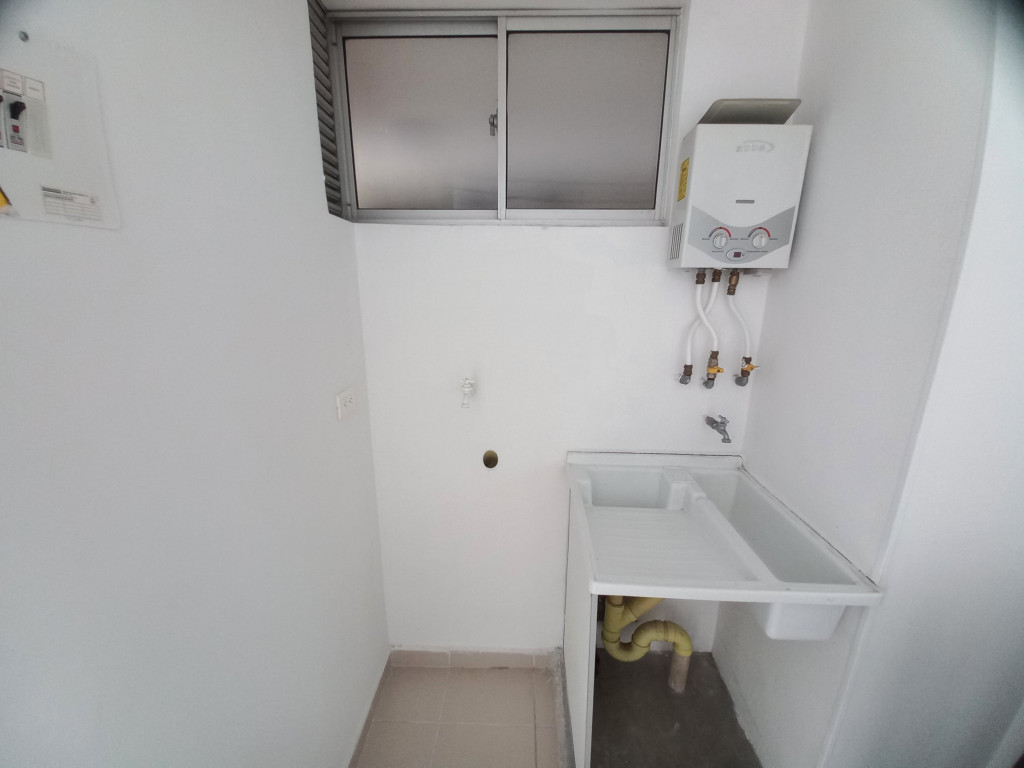 Apartamento En Venta - C.r Reservas De Bilbao Piso 9, Ibagué
