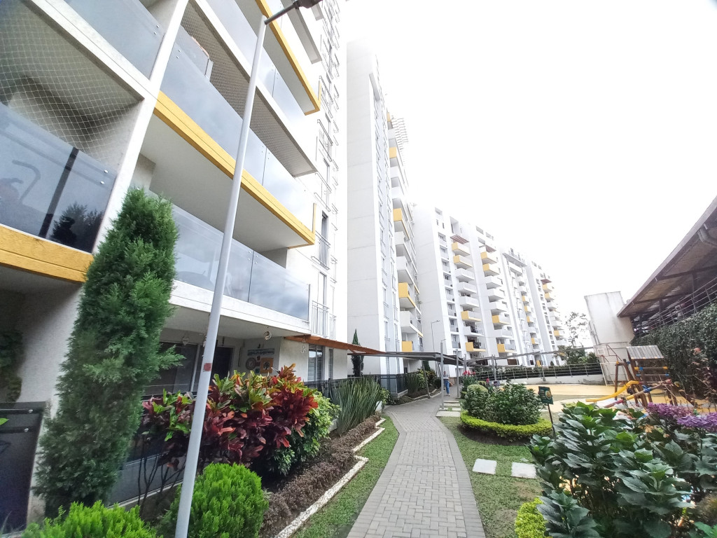 Apartamento En Venta - C.r Foresta Calambeo Piso 12, Ibagué