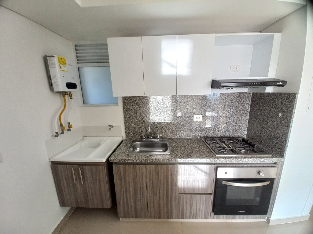 Apartaestudio En Arriendo - C.r Santa Fe De Varsovia Piso 13, Ibagué
