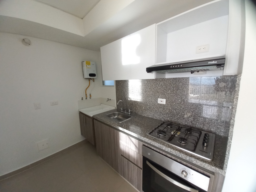 Apartaestudio En Arriendo - C.r Santa Fe De Varsovia Piso 13, Ibagué