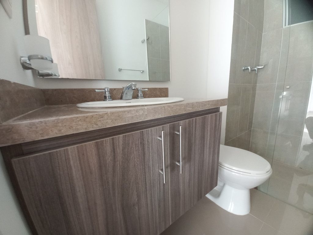 Apartaestudio En Arriendo - C.r Santa Fe De Varsovia Piso 13, Ibagué