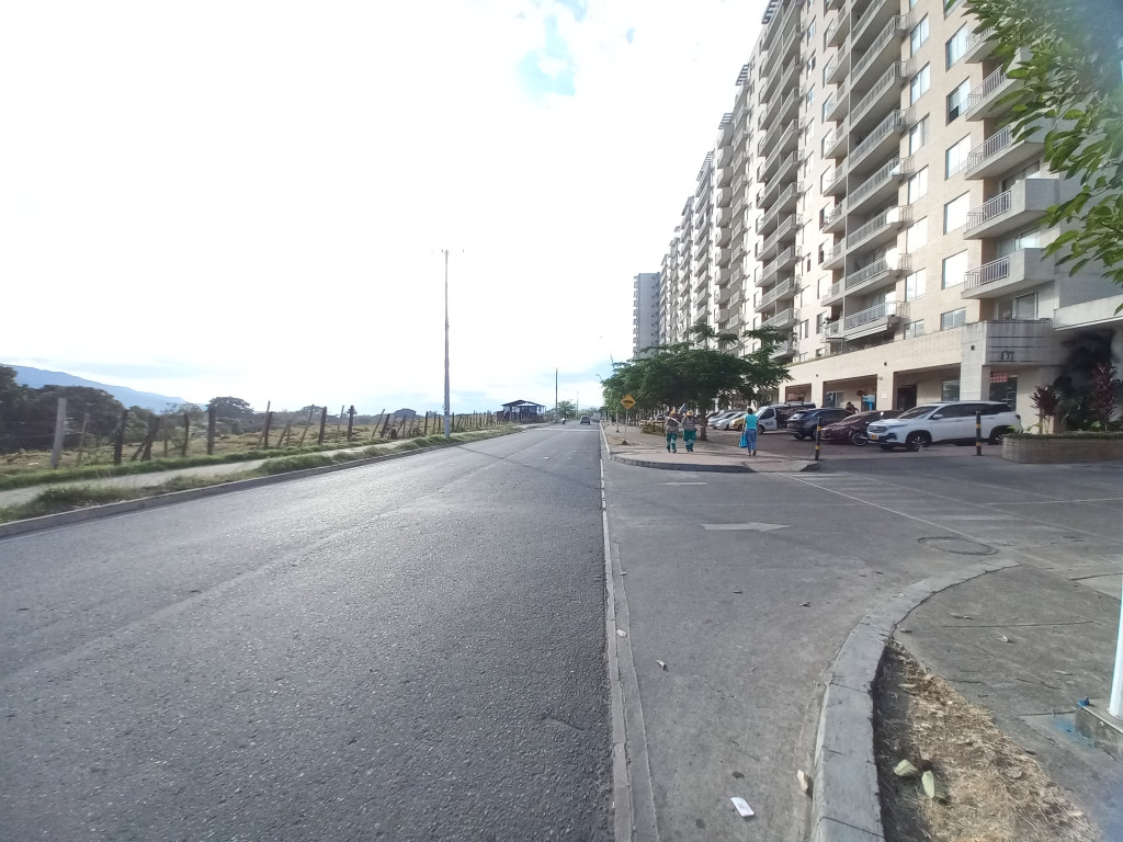Apartaestudio En Arriendo - C.r Santa Fe De Varsovia Piso 13, Ibagué