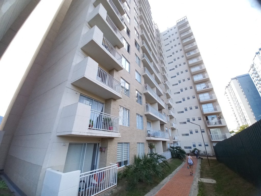 Apartaestudio En Arriendo - C.r Santa Fe De Varsovia Piso 13, Ibagué