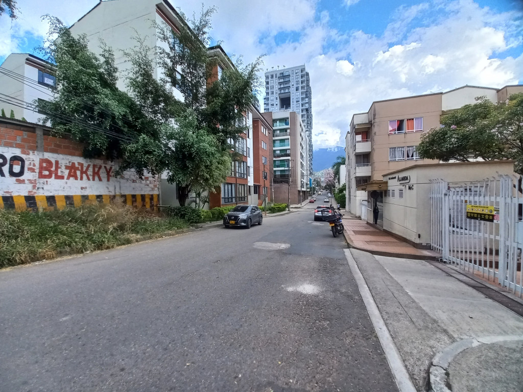 Apartamento En Venta - C.r Alameda  Piso 4 Sin Ascensor, Ibagué