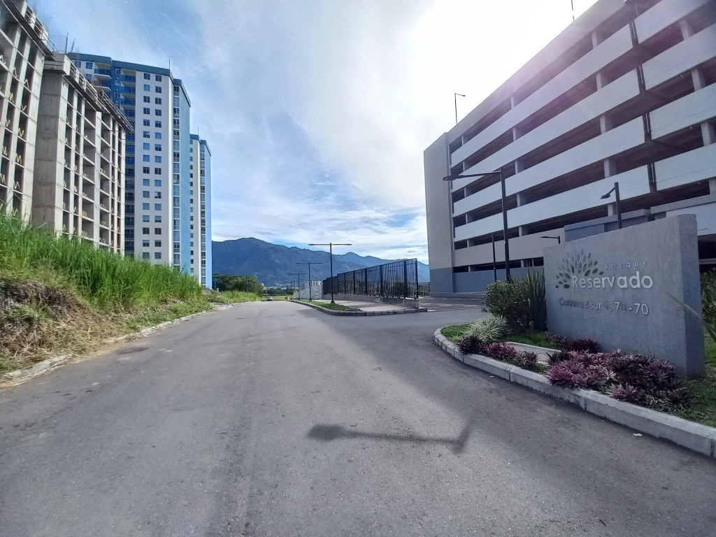 Apartamento En Venta - C.r Bosque Reservado Piso 15, Ibagué