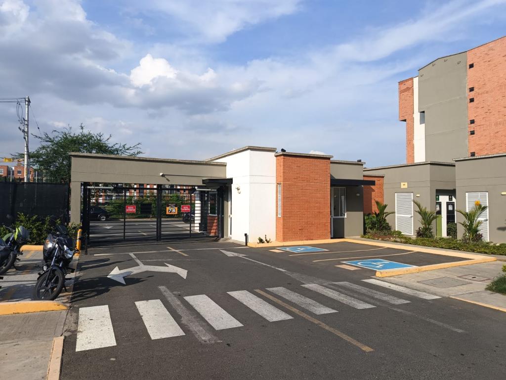 APARTAMENTO CARRERA 96 53-172 APT 103-D C.R. CANTABRIA, Valle Del Lili, Cali