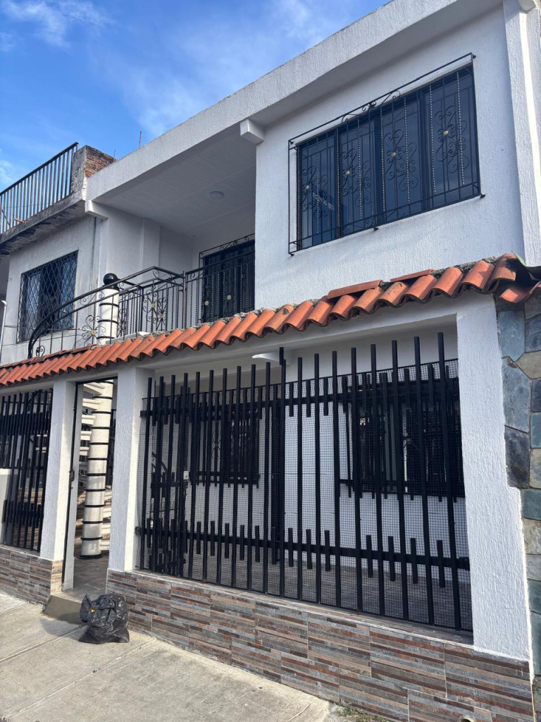 APARTAMENTO CRA 30  29 68  Segundo Piso, La Fortaleza, Cali en La Fortaleza