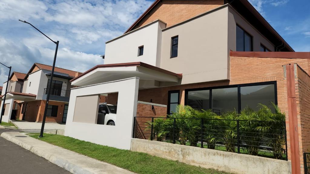 Foto Casa en Venta en Occidente, Pereira, Risaralda - $ 950.000.000 - doVREN16708 - BienesOnLine