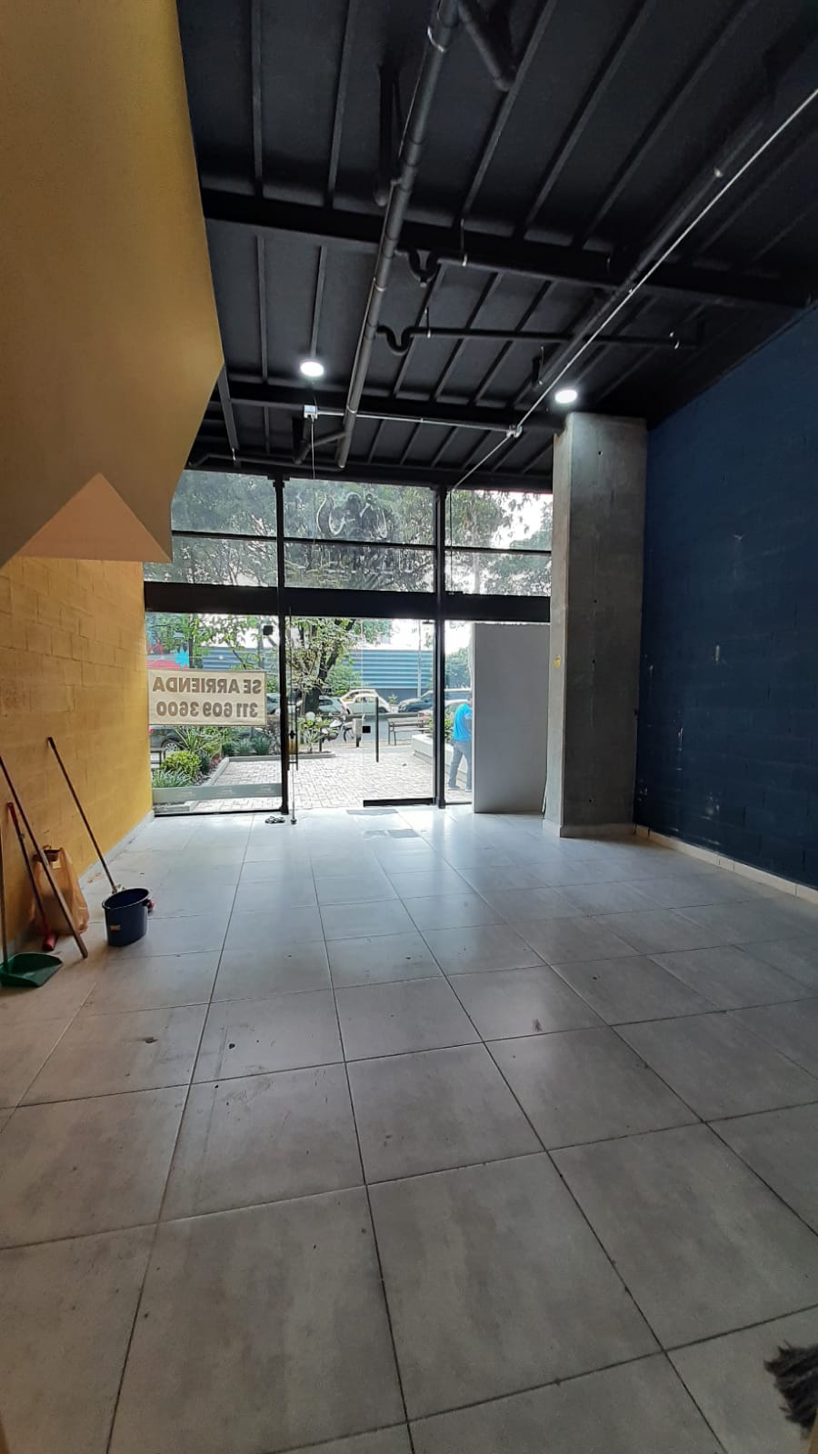 Local EN ARRIENDO EN El Poblado, código: 1014902 - 2