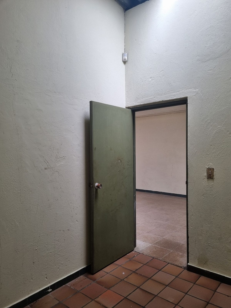 16 16