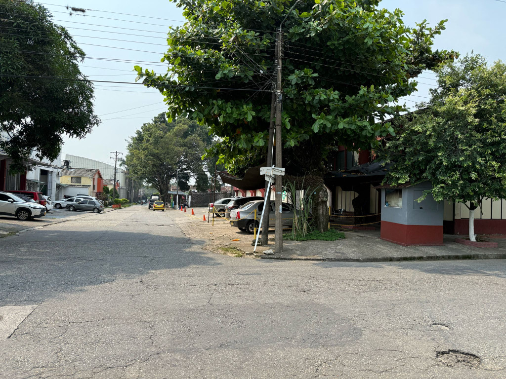 Bodega EN VENTA EN ALBORADA, código: 10241768 - 2