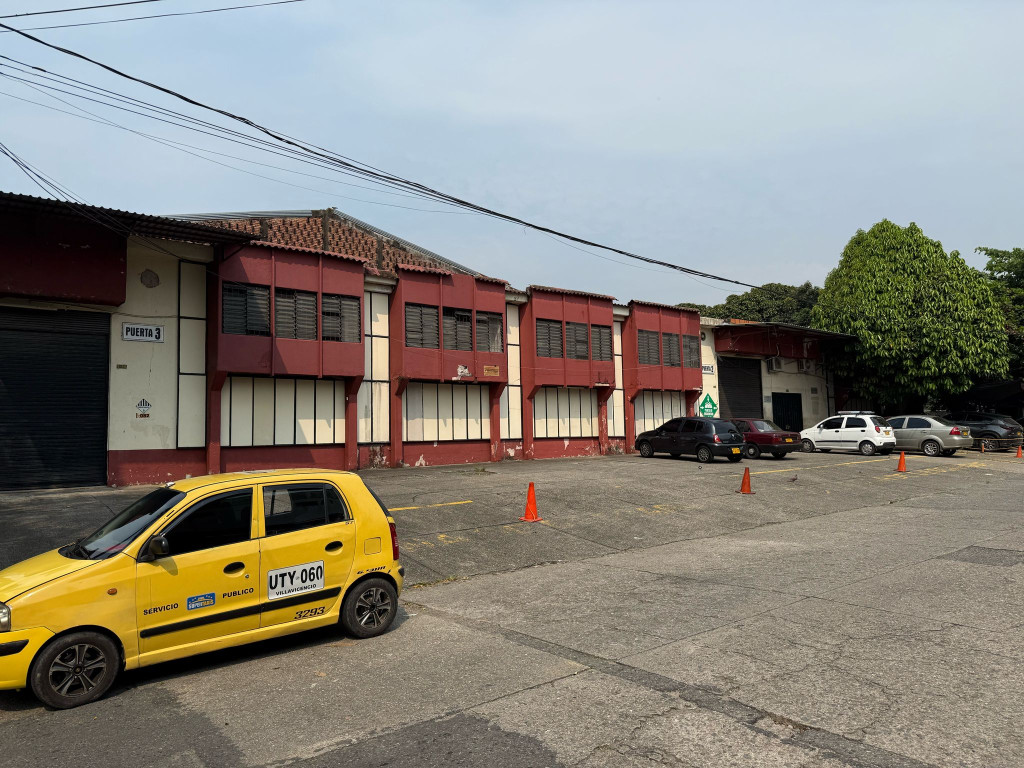 Bodega EN VENTA EN ALBORADA, código: 10241768 - 5