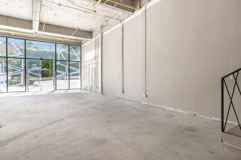 Local EN ARRIENDO EN ., código: 1018918 - 3