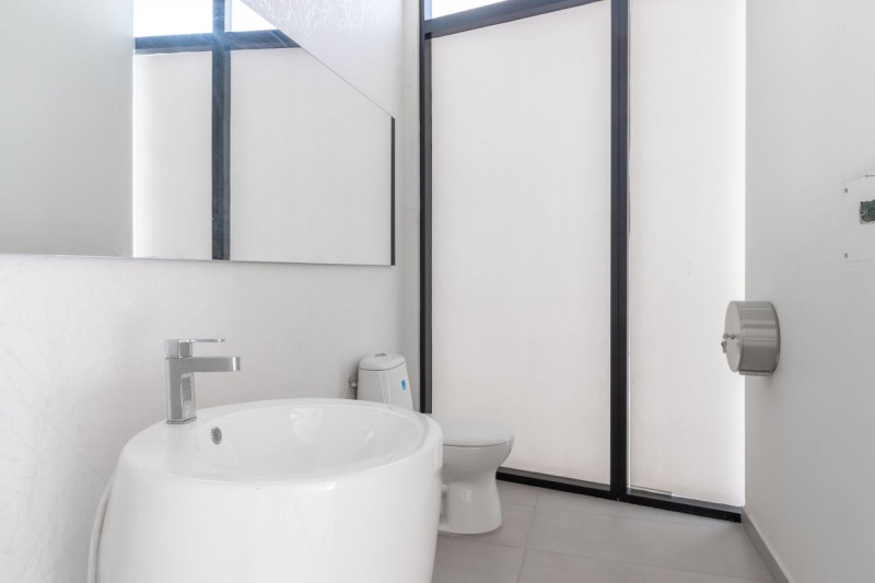 Local EN ARRIENDO EN ., código: 1018918 - 9