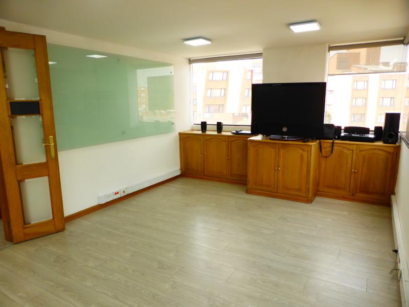 Oficina En Arriendo/Venta - Puente Largo, Bogotá