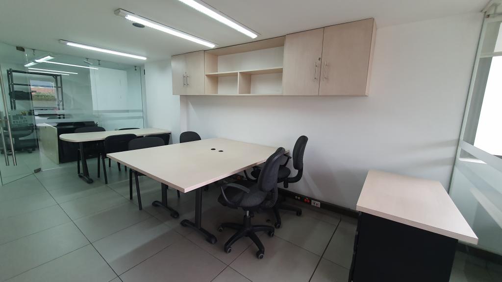 Oficina En Arriendo - Puente Largo, Bogotá