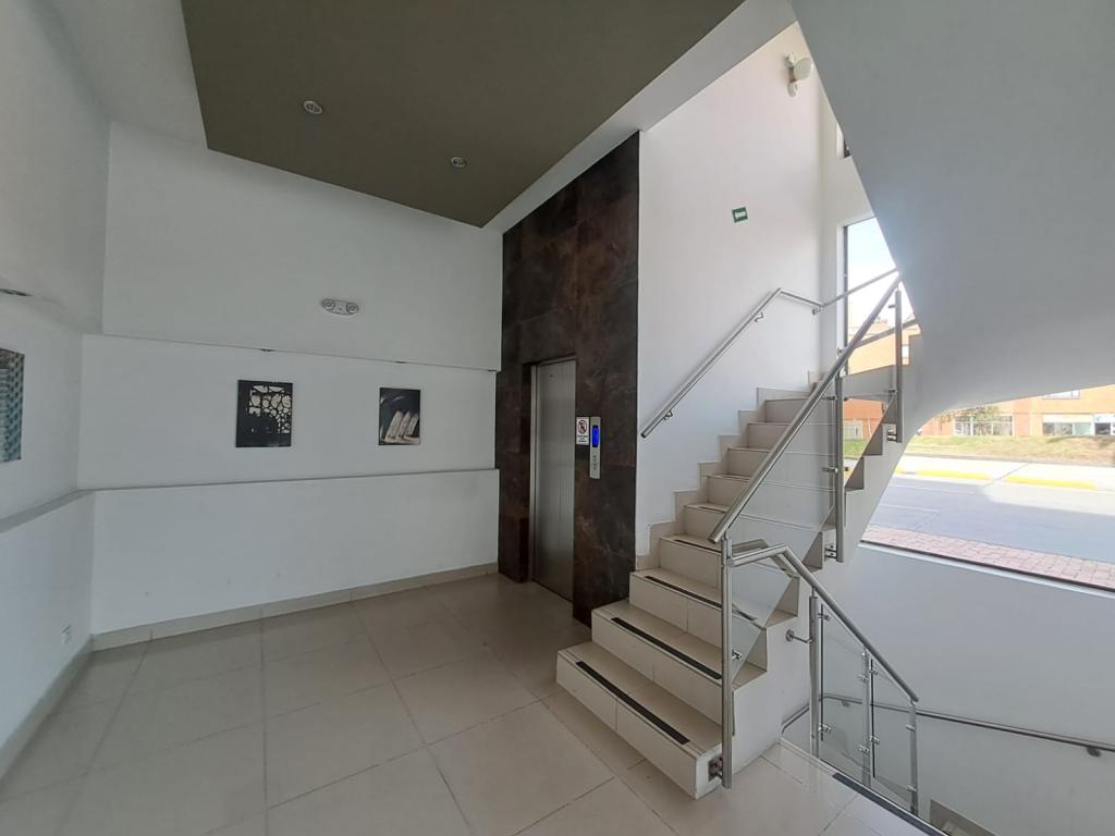 Oficina En Arriendo - Puente Largo, Bogotá