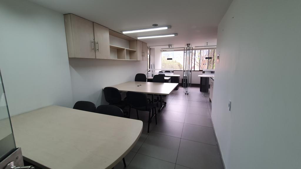 Oficina En Arriendo - Puente Largo, Bogotá