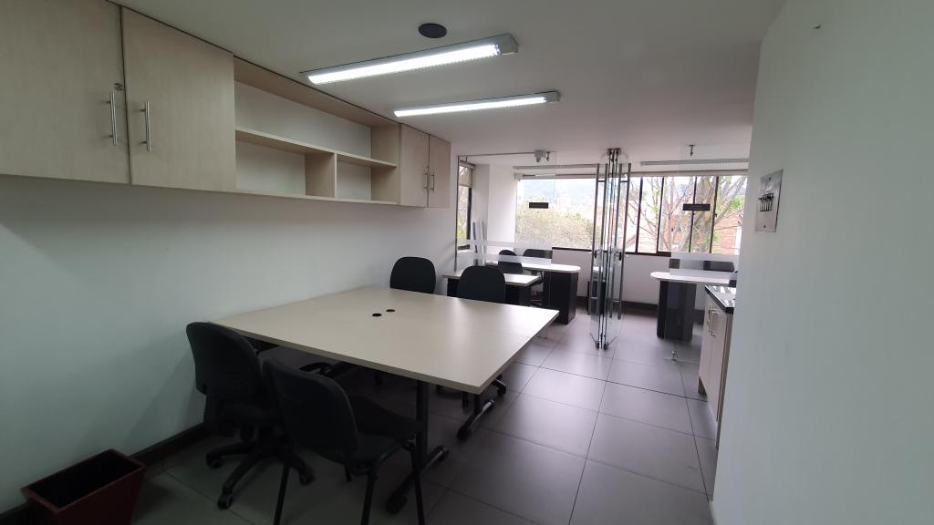 Oficina En Arriendo - Puente Largo, Bogotá