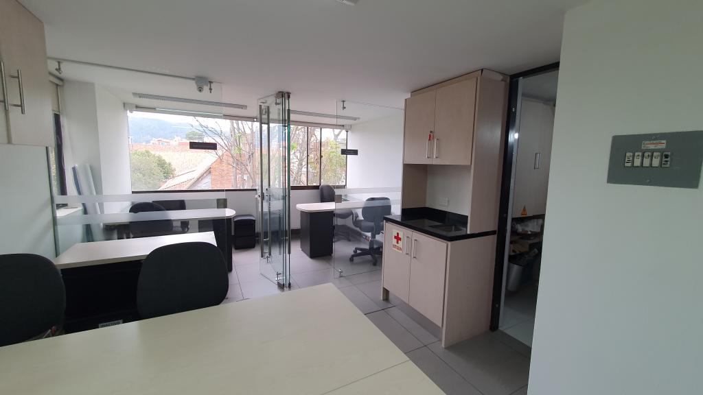 Oficina En Arriendo - Puente Largo, Bogotá