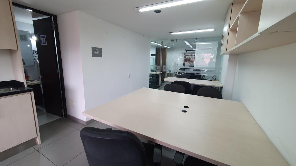 Oficina En Arriendo - Puente Largo, Bogotá