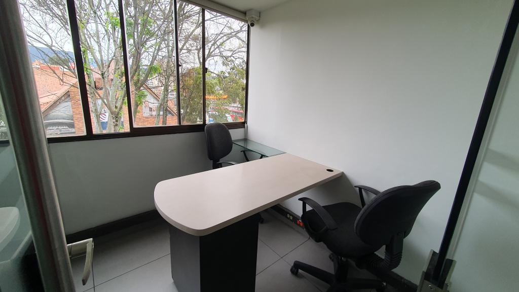 Oficina En Arriendo - Puente Largo, Bogotá