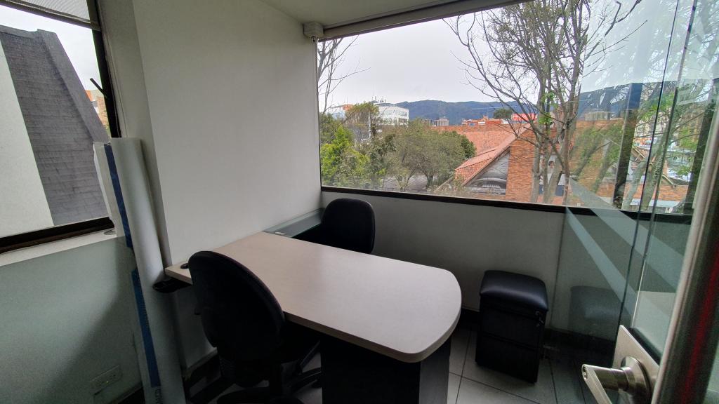 Oficina En Arriendo - Puente Largo, Bogotá