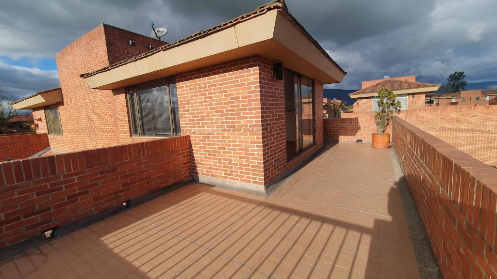 Casa EN ARRIENDO EN Arrayanes-Suba, código: 1022423 - 23