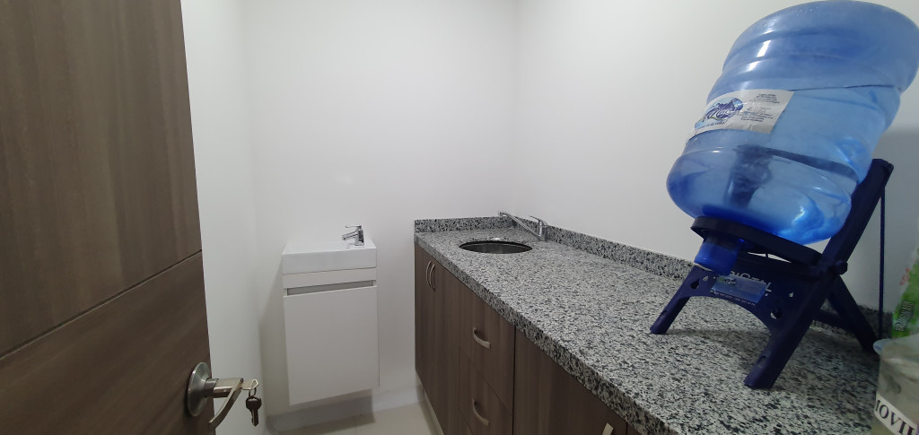 Oficina En Arriendo - La Felicidad, Bogotá
