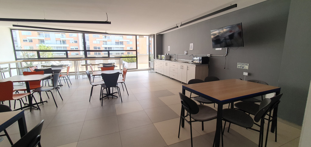 Oficina En Arriendo - La Felicidad, Bogotá