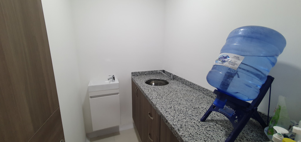 Oficina En Arriendo - La Felicidad, Bogotá