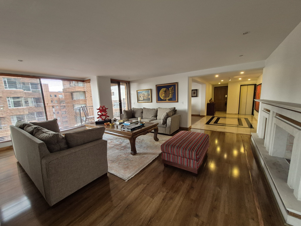 Apartamento En Venta - Los Rosales, Bogotá