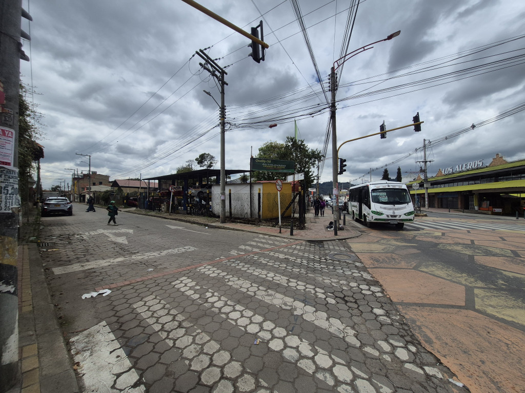 Lote En Venta - Avenida Pradilla, Chia