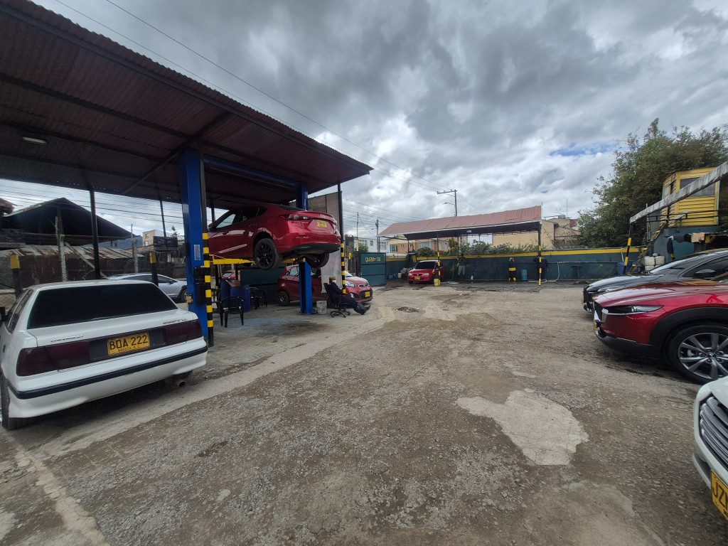 Lote En Venta - Avenida Pradilla, Chia