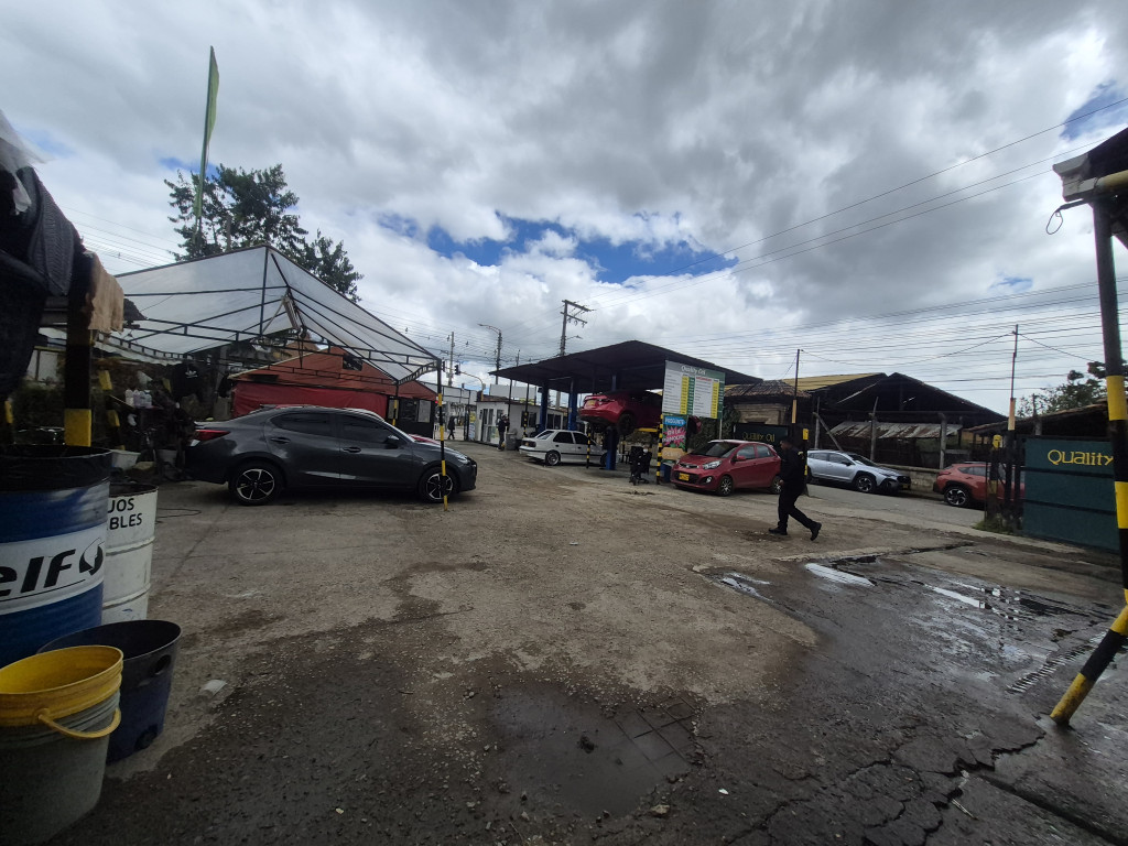 Lote En Venta - Avenida Pradilla, Chia