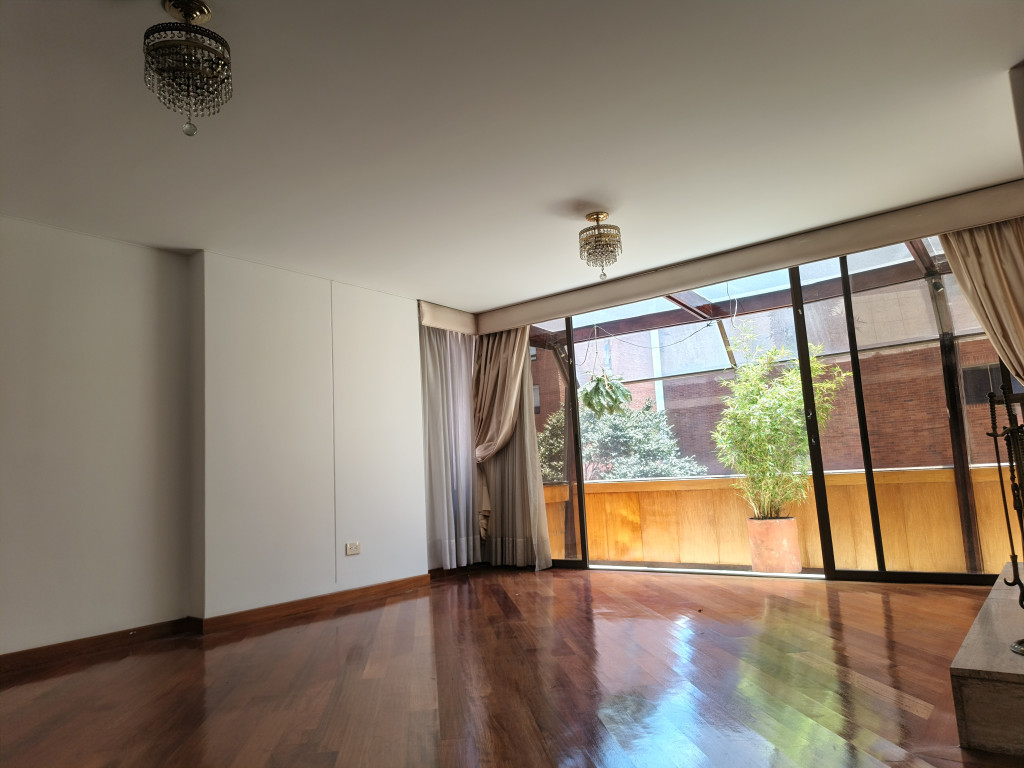 Apartamento En Arriendo/Venta - Los Rosales, Bogotá