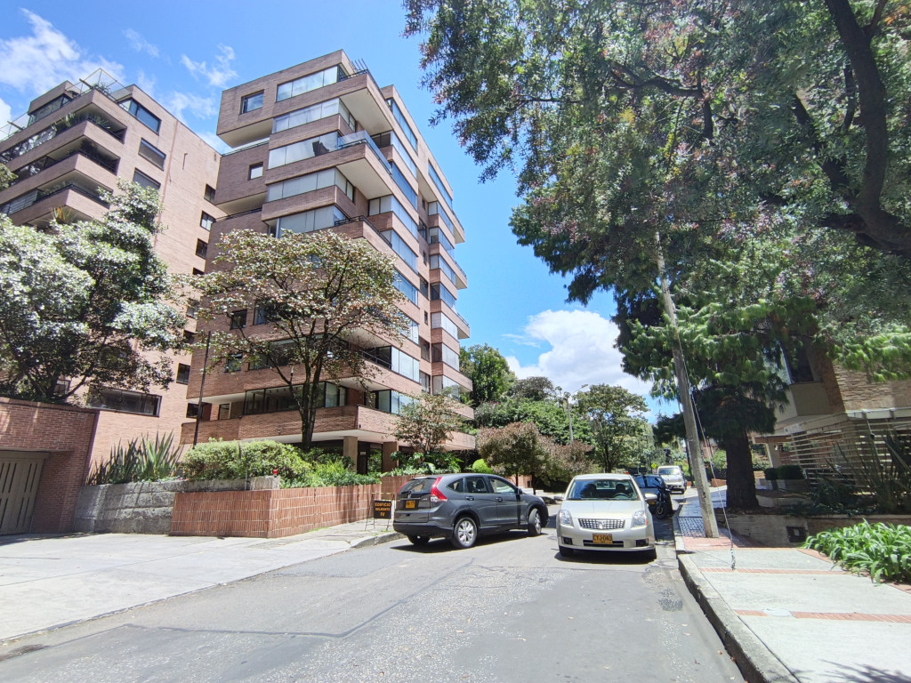 Apartamento En Arriendo/Venta - Los Rosales, Bogotá