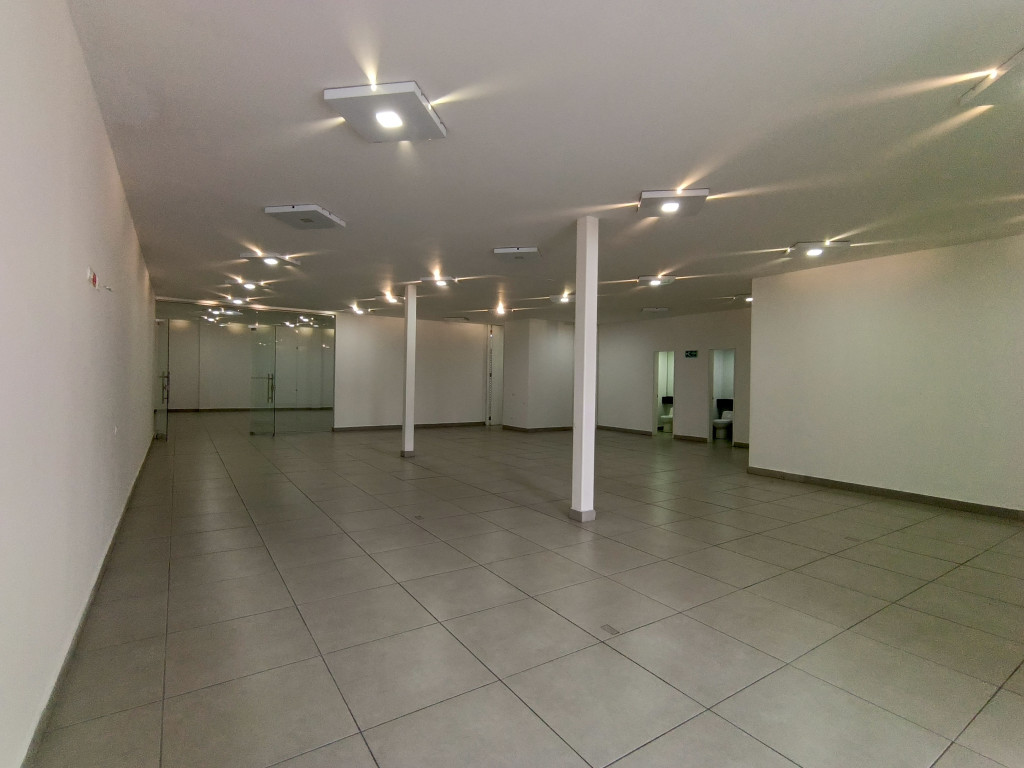 Local En Arriendo - Santa Barbara Central-Usaquén, Bogotá