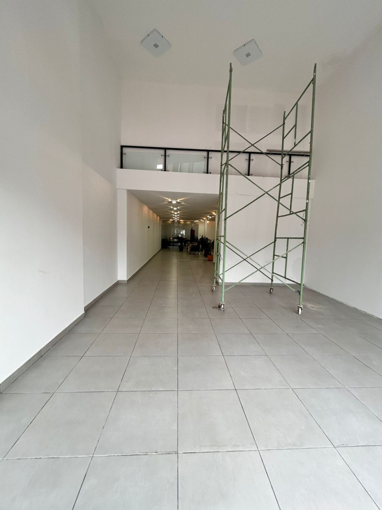 Local En Arriendo - Santa Barbara, Bogotá