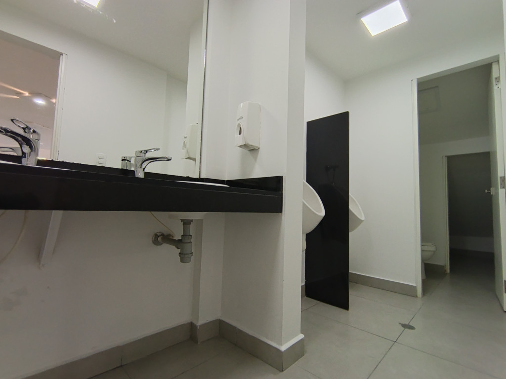 Local En Arriendo - Santa Barbara, Bogotá